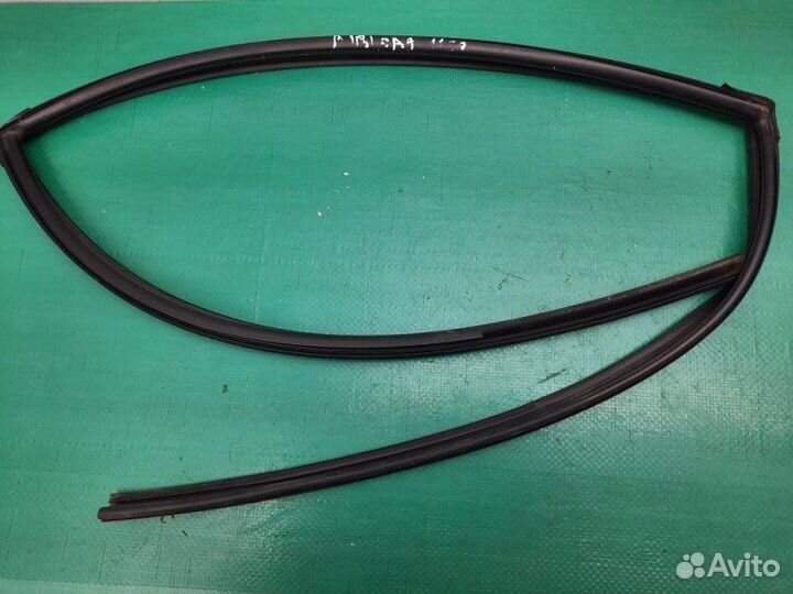 Уплотнитель стекла двери задний правый Hyundai