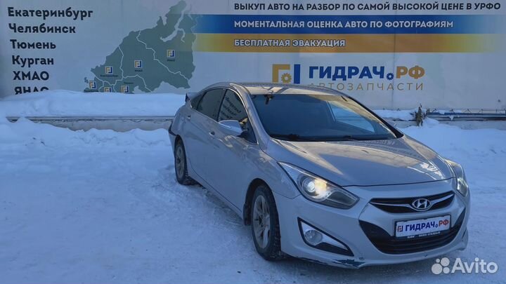 Замок двери задней левой Hyundai i40 (VF) 81410-3Z