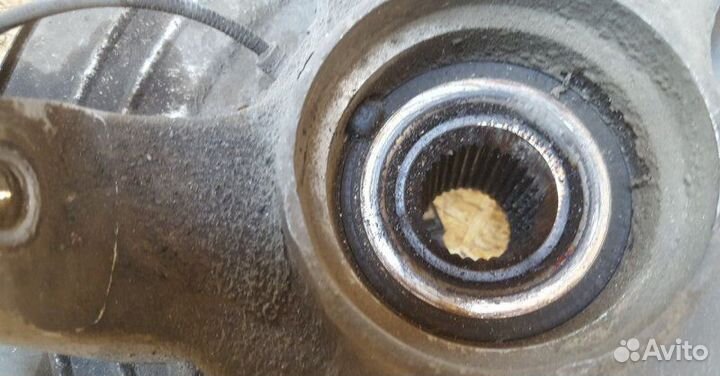 Кулак задний правый Jaguar Xj X351