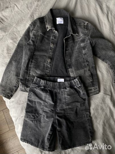 Джинсовая куртка и джинсовые шорты