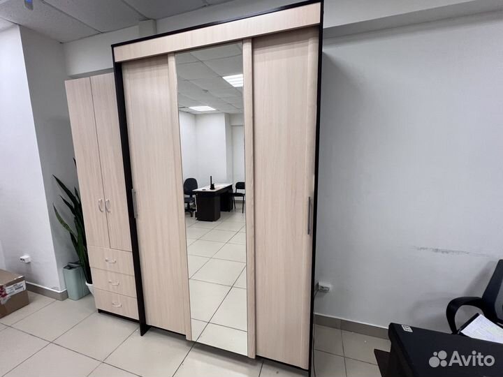 Шкаф купе 3 двери