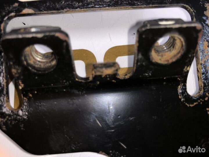 Кронштэйи топл.охладителя Range Rover Sport