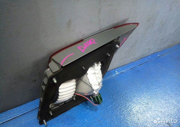 Фонарь багажника правый Infiniti M Y51