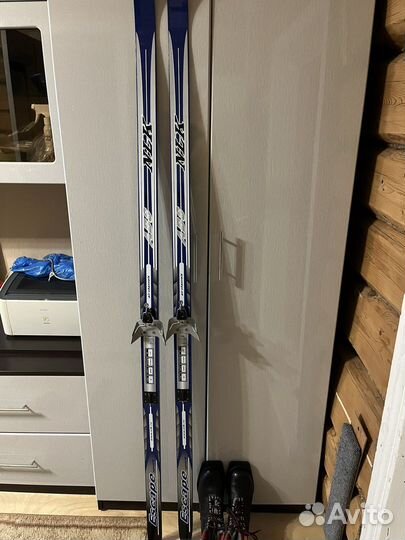 Лыжи беговые 180см с ботинками 38 размер