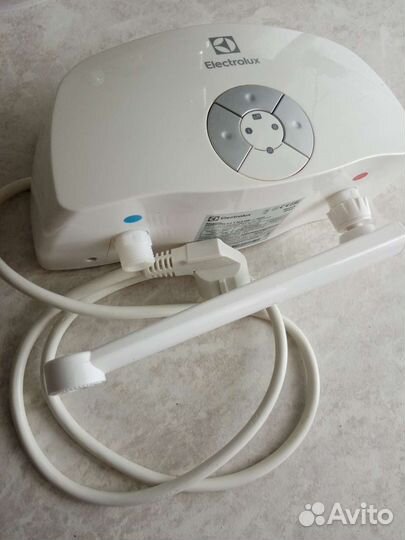 Водонагреватель проточный electrolux