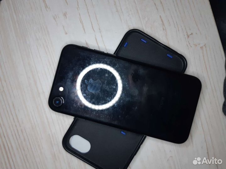 Мобильные телефоны бу iPhone 7
