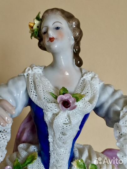 Дама в танце. Кружевной фарфор. Volkstedt