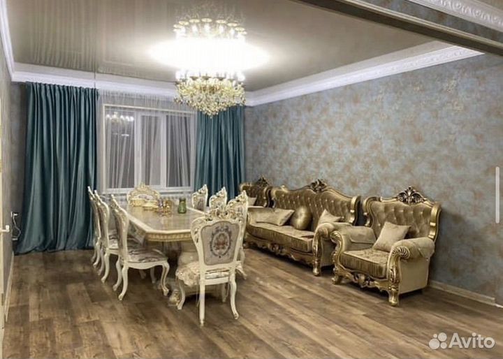 Мягкая мебель стол и стулья