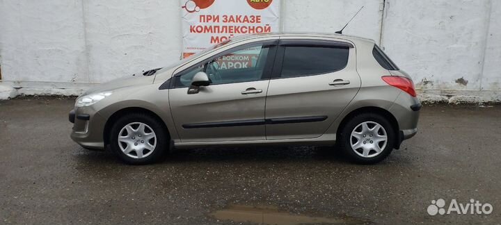 Peugeot 308, 2011