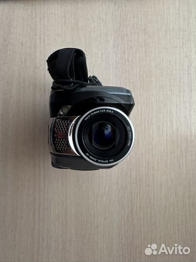 Цифровая видеокамера