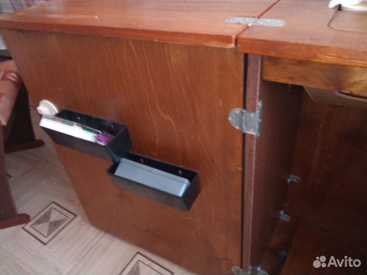 Швейная машинка с ножным приводом Чайка