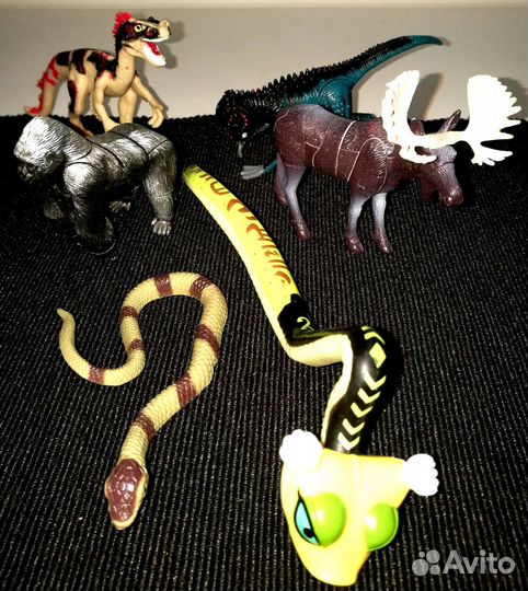 Игрушки Ландрин из киндеров,динозавры,рыцари