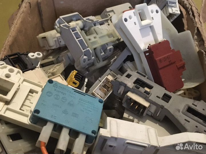 Замки люков стиральных машин