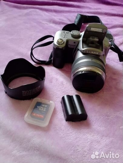 Цифровая фотокамера Panasonic