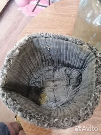 Папаха с золотой тесьмой и воротник