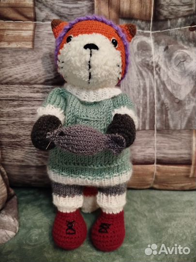 Господин Лис, вязанная кукла