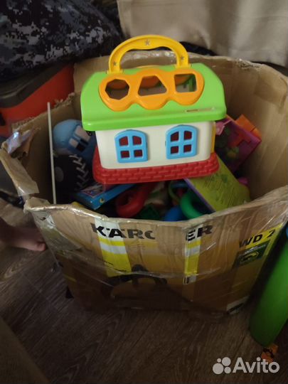 Продам игрушки 2 сумки