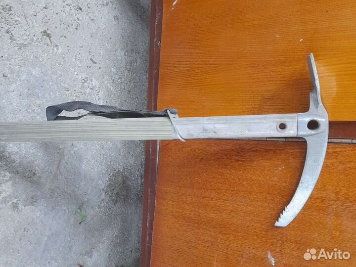 Ледоруб альпинистский