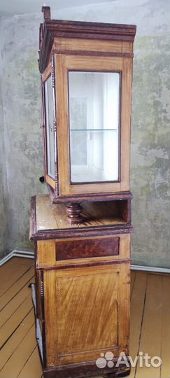 Советский буфет (комод, сервант)