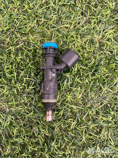 Форсунка топливная Dodge Ram 5 2019 05281568AA