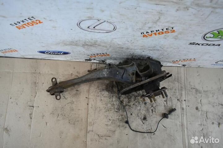 Кулак задний левый Dodge Caliber 1 поколение EBA