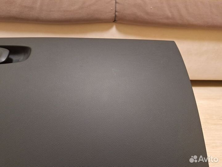 Бардачок Volvo XC60 2018