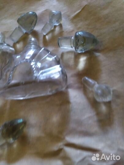 Пробки старинные флаконы от парфюма