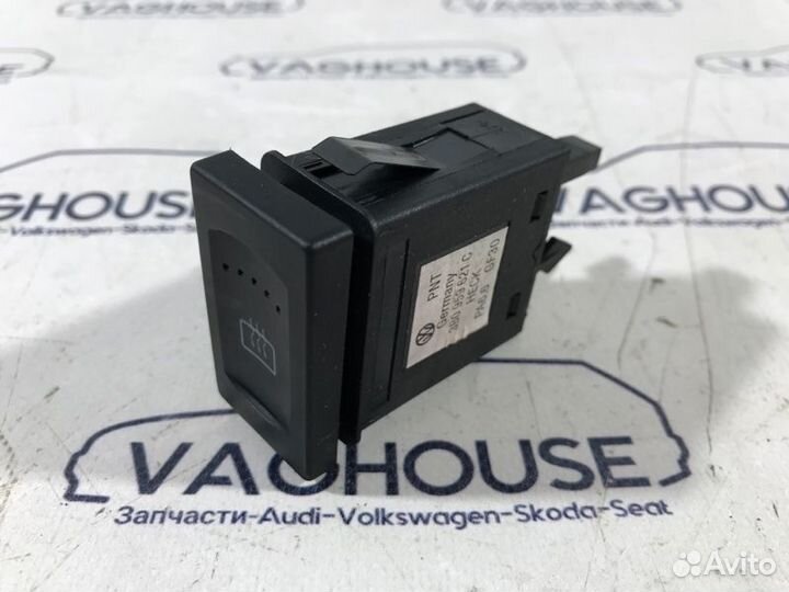 Кнопка обогрева стекла задняя Volkswagen Passat B5
