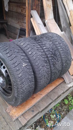 Bridgestone Blizzak Spike-02 175/70 R14 84T