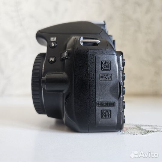 Зеркальный фотоаппарат Nikon D3100 Хороший