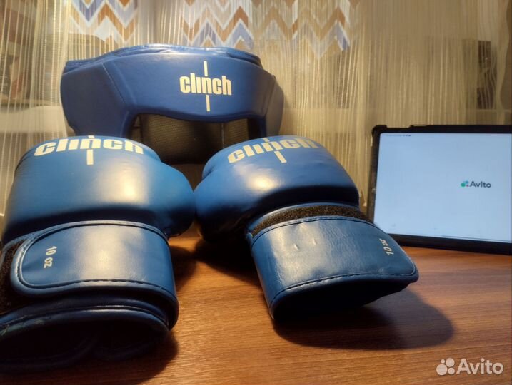 Боксерские перчатки 10 oz clinch