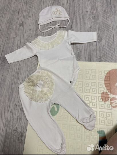 Комплект на выписку для девочки