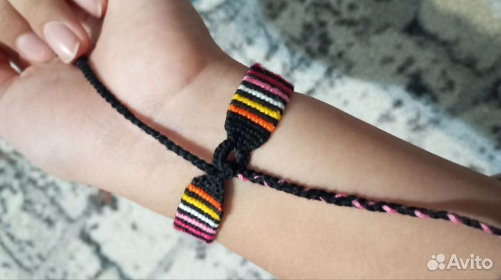 Фенечка с сердечками