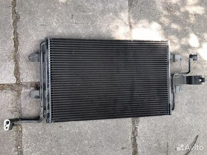 Радиатор кондиционера VW