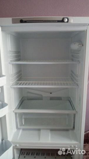 Холодильник Indesit на запчасти самовывоз