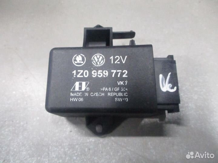 Блок управления подогревом сидений VAG