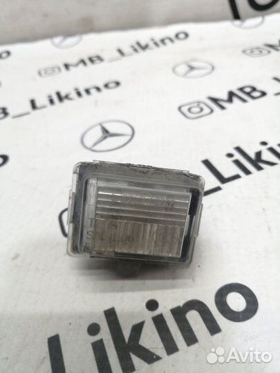 Фонарь в крышку багажника Mercedes W221 W216