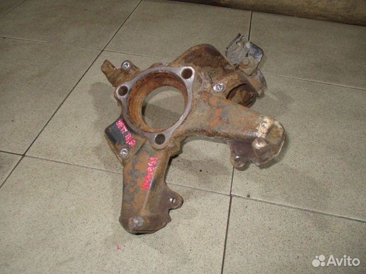 Кулак поворотный передний правый Skoda Yeti (5L)