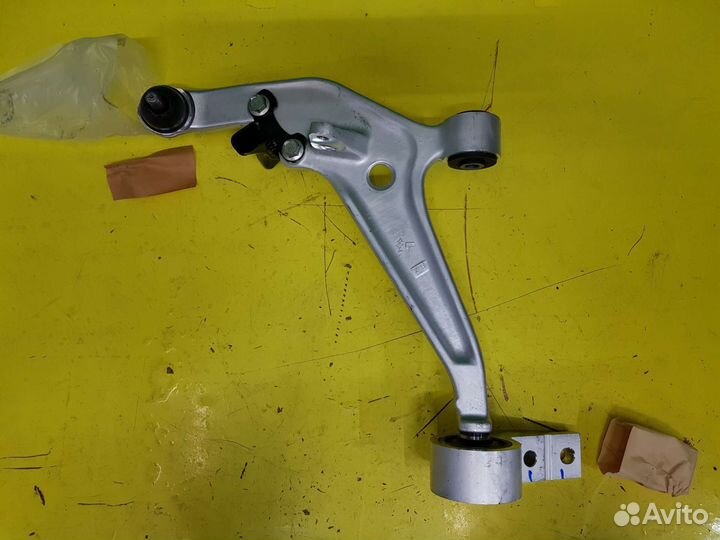 Рычаг левый Ниссан Икс трэил T30 545018H31A