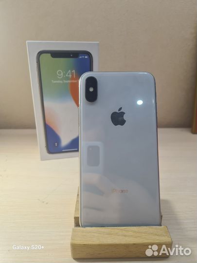 iPhone X, 64 ГБ