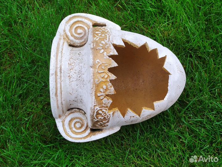 Горшок амфора из шамотной глины