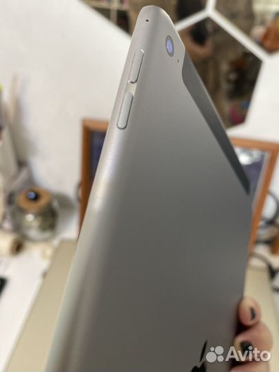 iPad air 2 64gb wifi sim