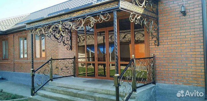 Навесы из поликарбоната для дома и дачи