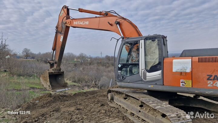 Услуги гусеничного экскаватора