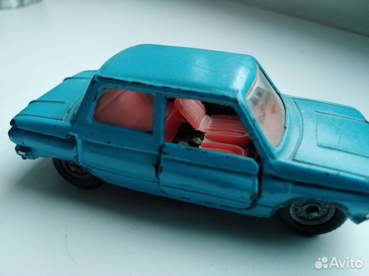 Модель автомобиля Запорожец 1/43 СССР