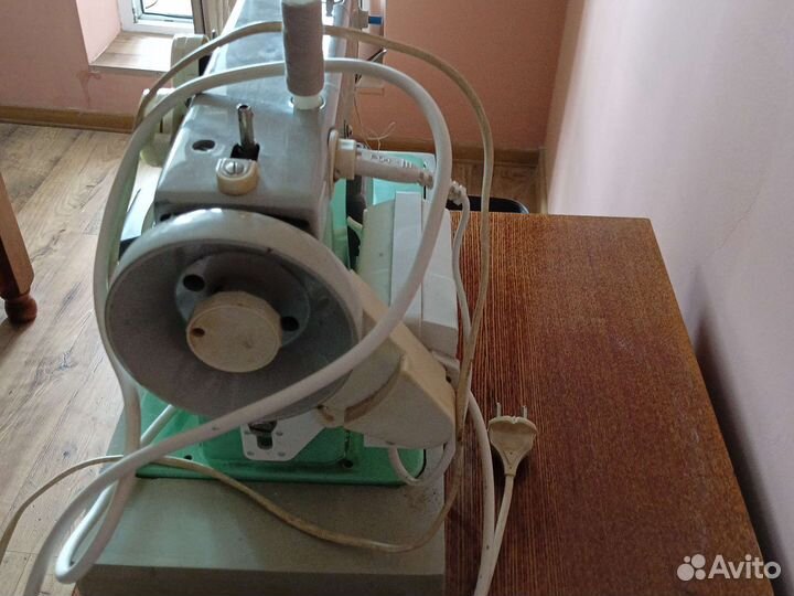 Швейная машина Подольск 142