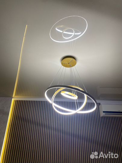 Светодиодная люстра Золотые кольца