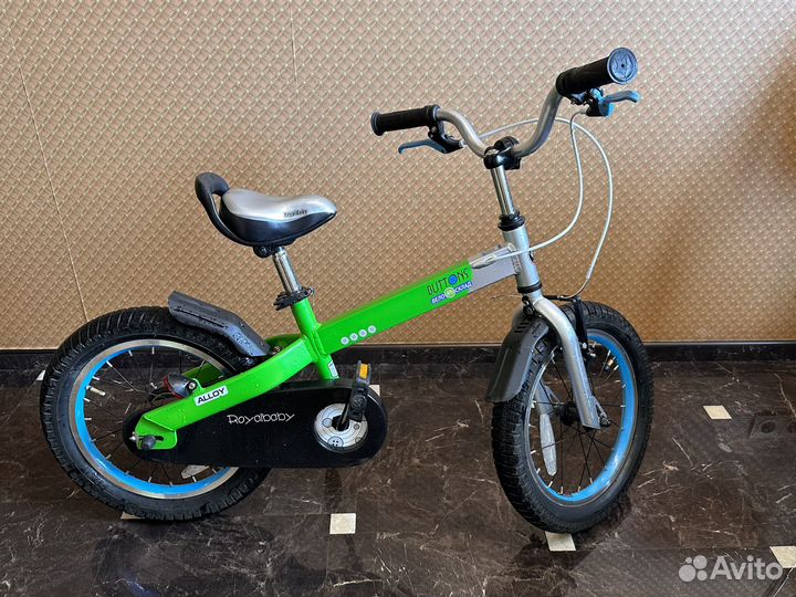 Велошлем и Велосипед Роял Бэби d 16 в отличном сос