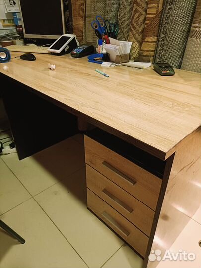 Письменный стол