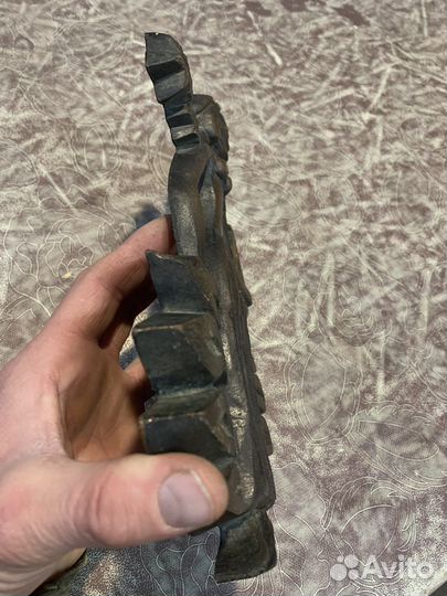 Литье девушка с парусником